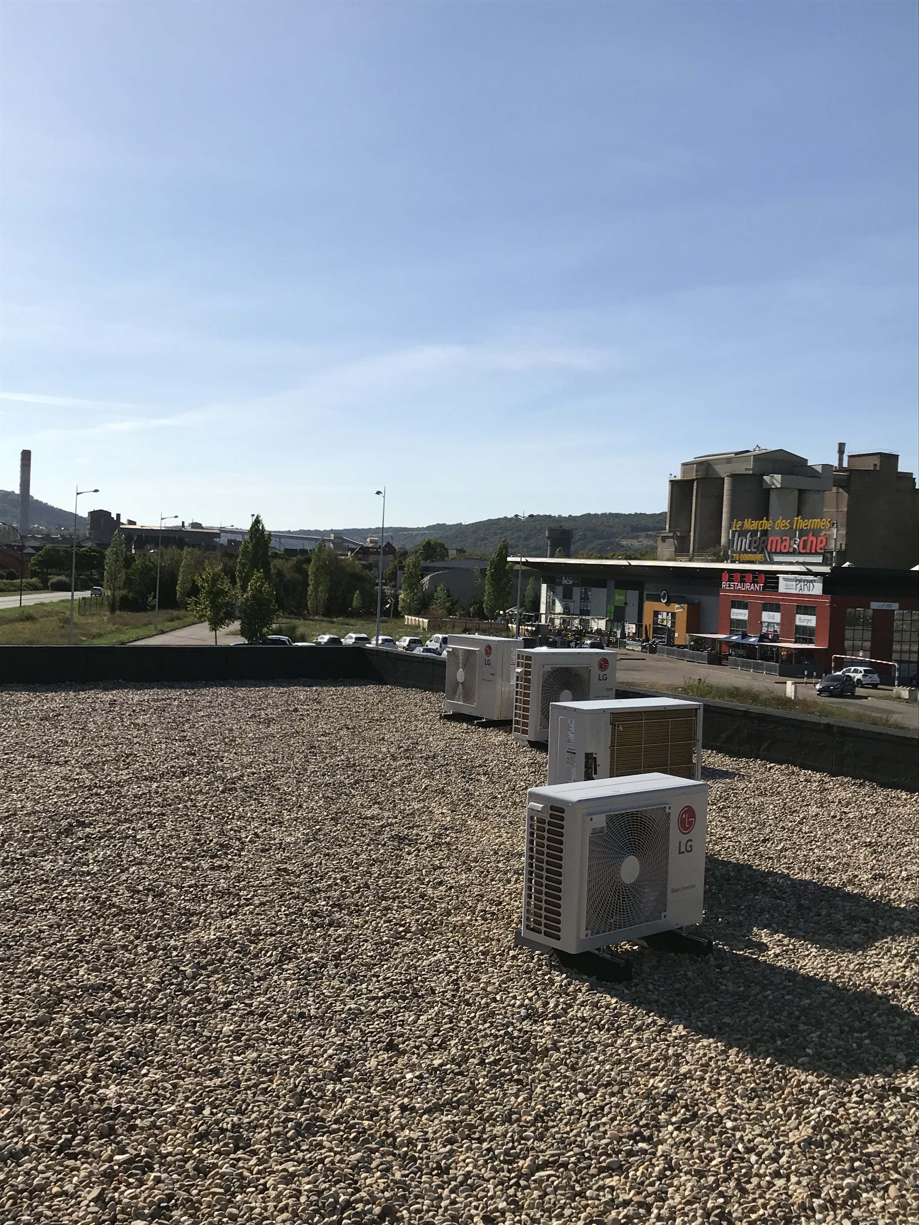 photo de la prestation Implantation groupe extérieure LG sur toit